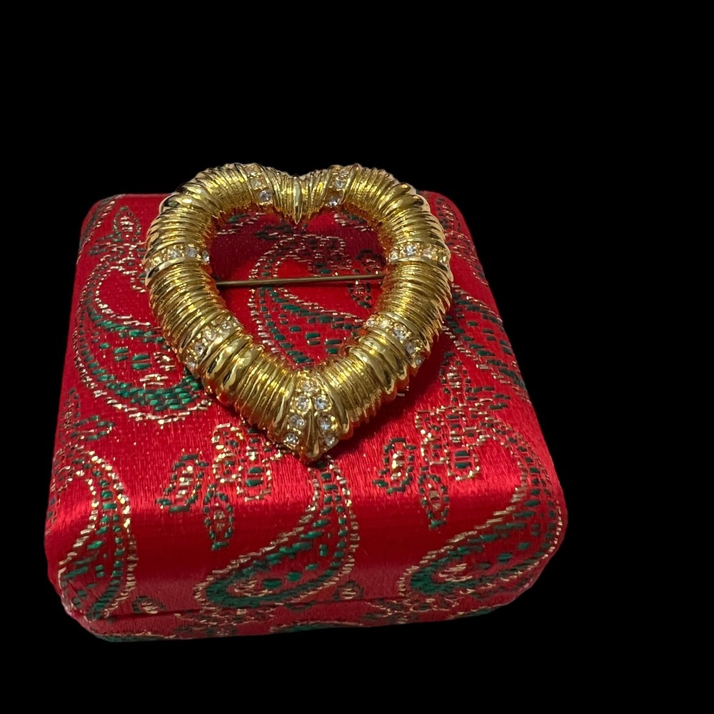 Genuine Crystal Gold Tone Heart Brooch Czech Republic with Box